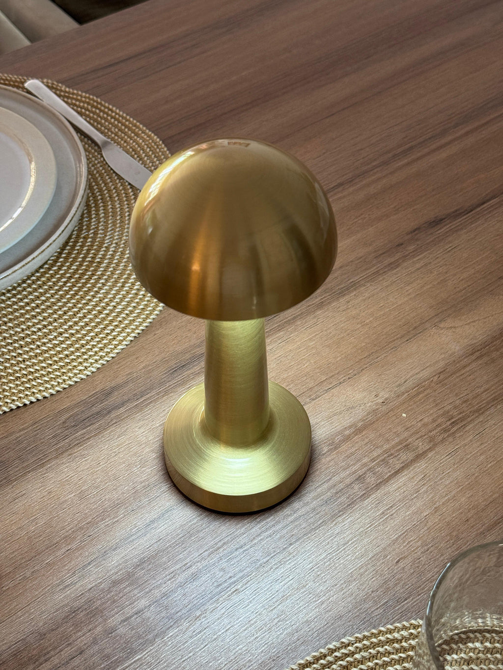 Candeeiro de Mesa LED com Sensor Touch e Bateria Recarregável Dourado Design Cogumelo