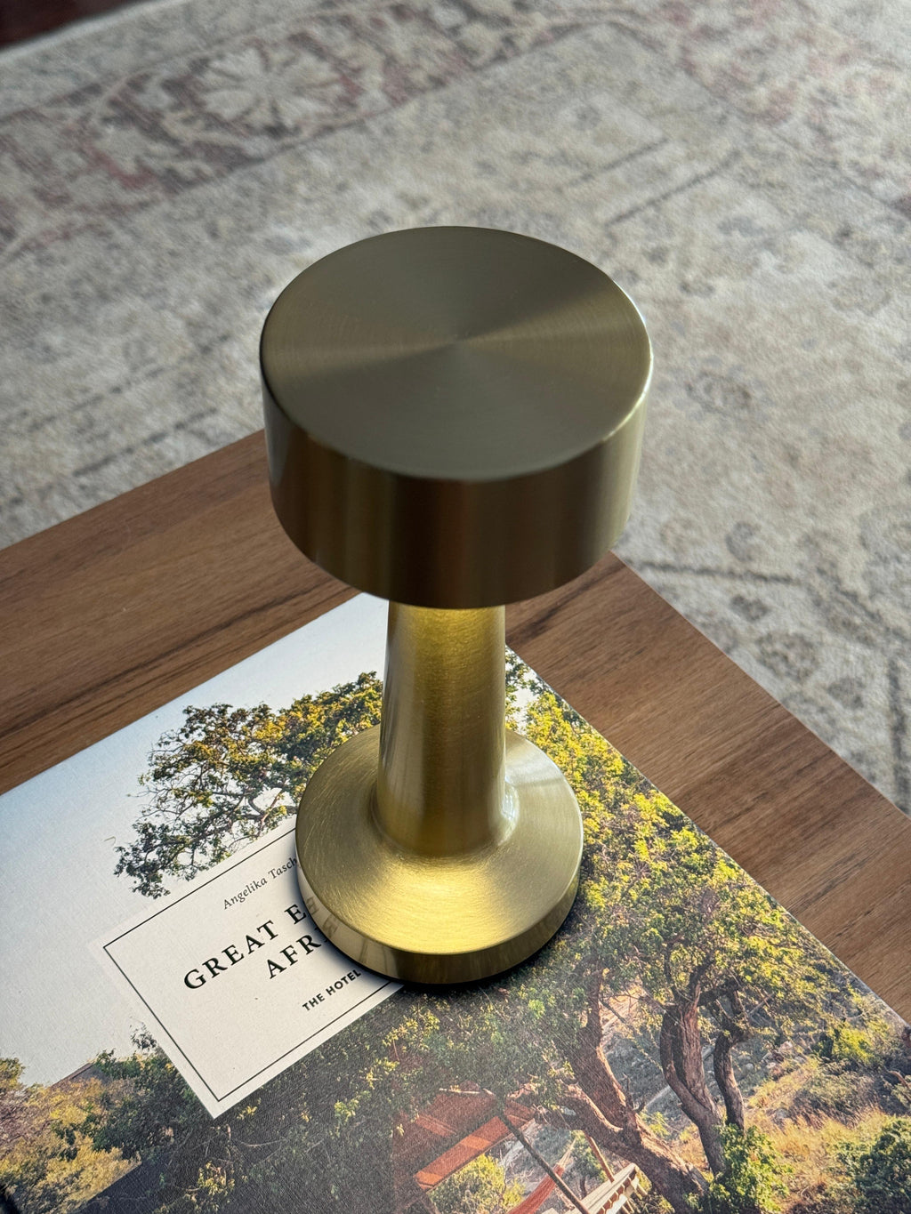 Candeeiro de Mesa LED com Sensor Touch e Bateria Recarregável Design Cogumelo c/ Topo Liso Dourado