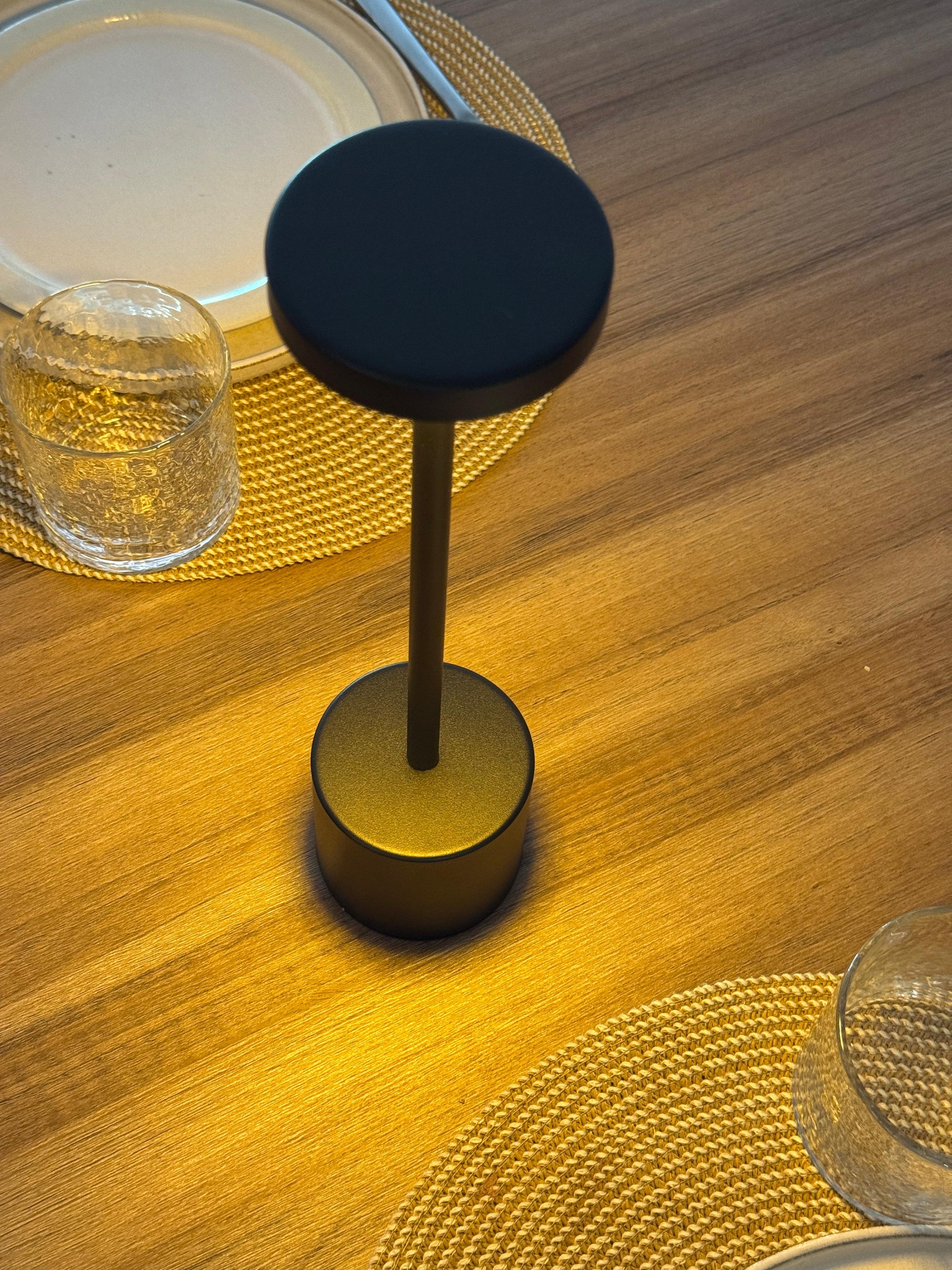 Candeeiro de Mesa LED com Sensor Touch e Bateria Recarregável Preto